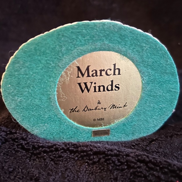 The Danbury Mint March Winds Goebel Hummel Miniatures Figurines - Picture 5 of 5